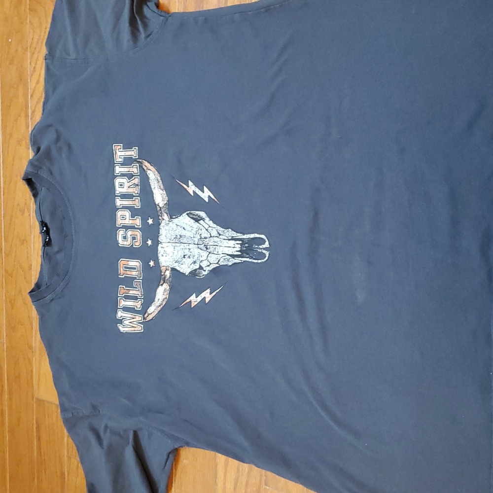 Wild Spirit Graphic T-Shirt Bull Skull Size S/M Distressed Comfortable